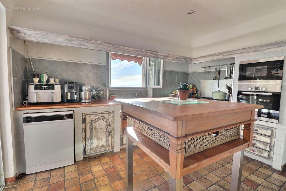 Maison à LES ISSAMBRES