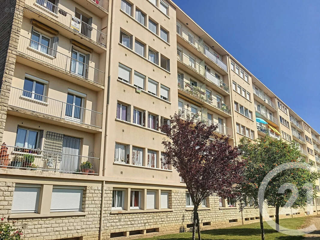 Appartement 62 m² à La Chapelle-Saint-Luc  - photo 9
