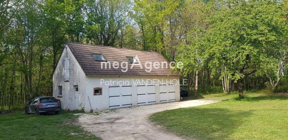 Maison de campagne avec piscine et grand terrain - photo 10