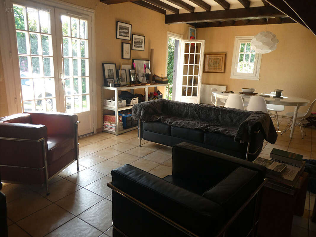 Maison à CORMEILLES