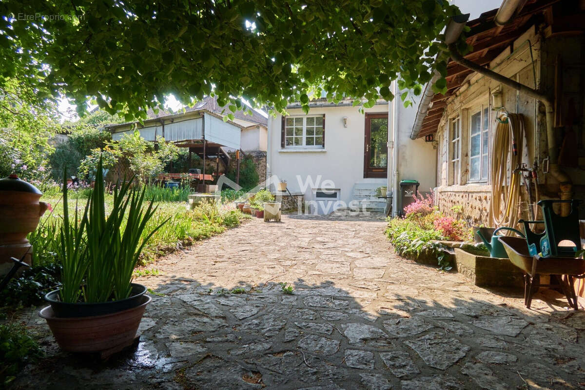 Maison à MENNECY