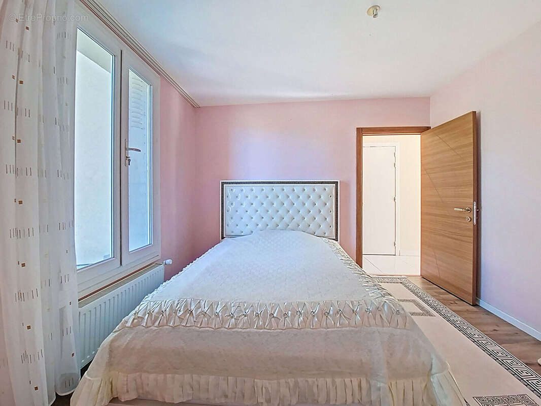 Maison à VILLENEUVE-SAINT-GEORGES