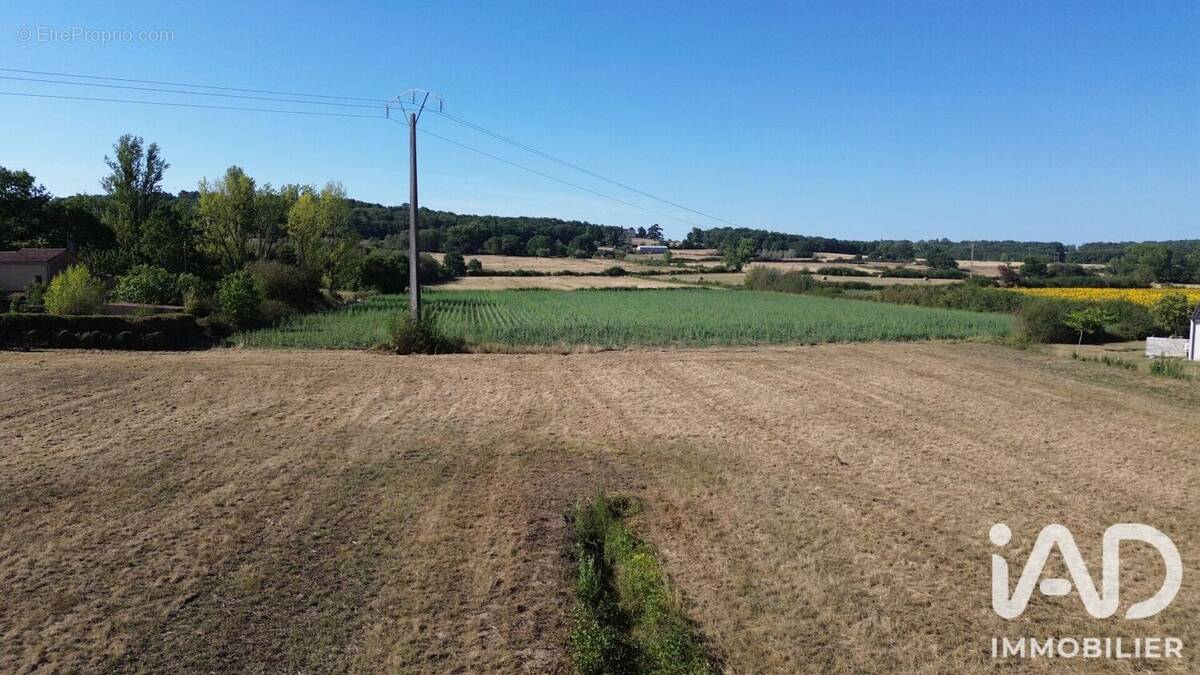 Photo 1 - Terrain à SAINT-GERMAIN-ET-MONS