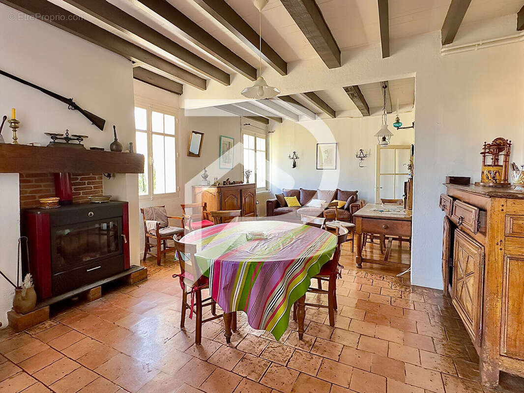 Maison à SAINT-FRONT-DE-PRADOUX