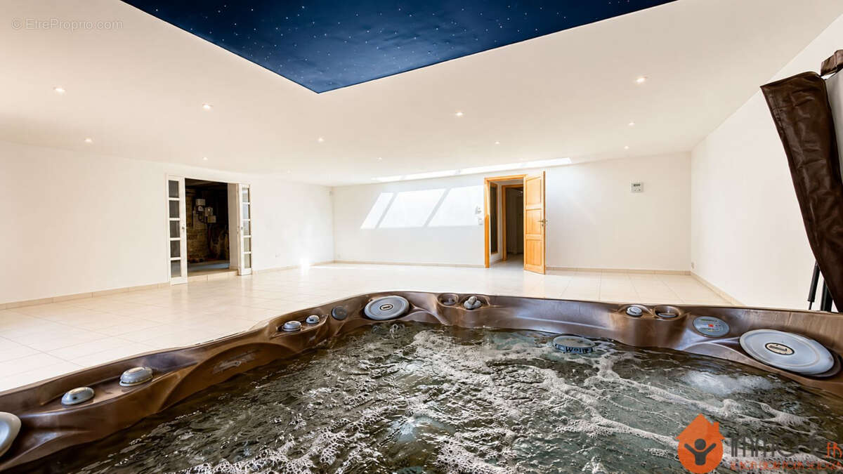 Maison 295 m² à Meaux  - photo 6