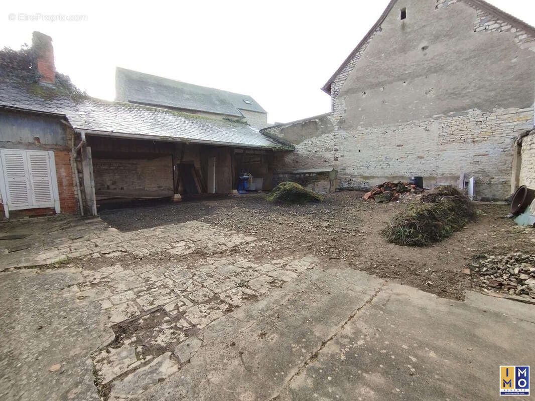 Maison à BENGY-SUR-CRAON