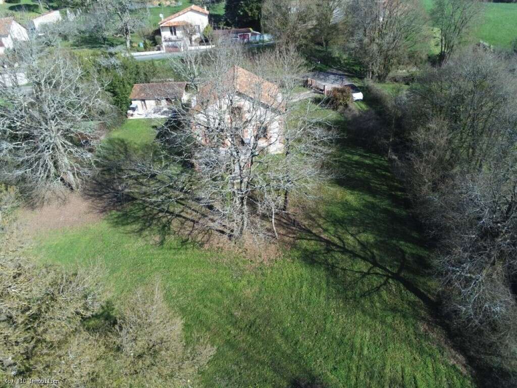 Maison à NANTEUIL-EN-VALLEE