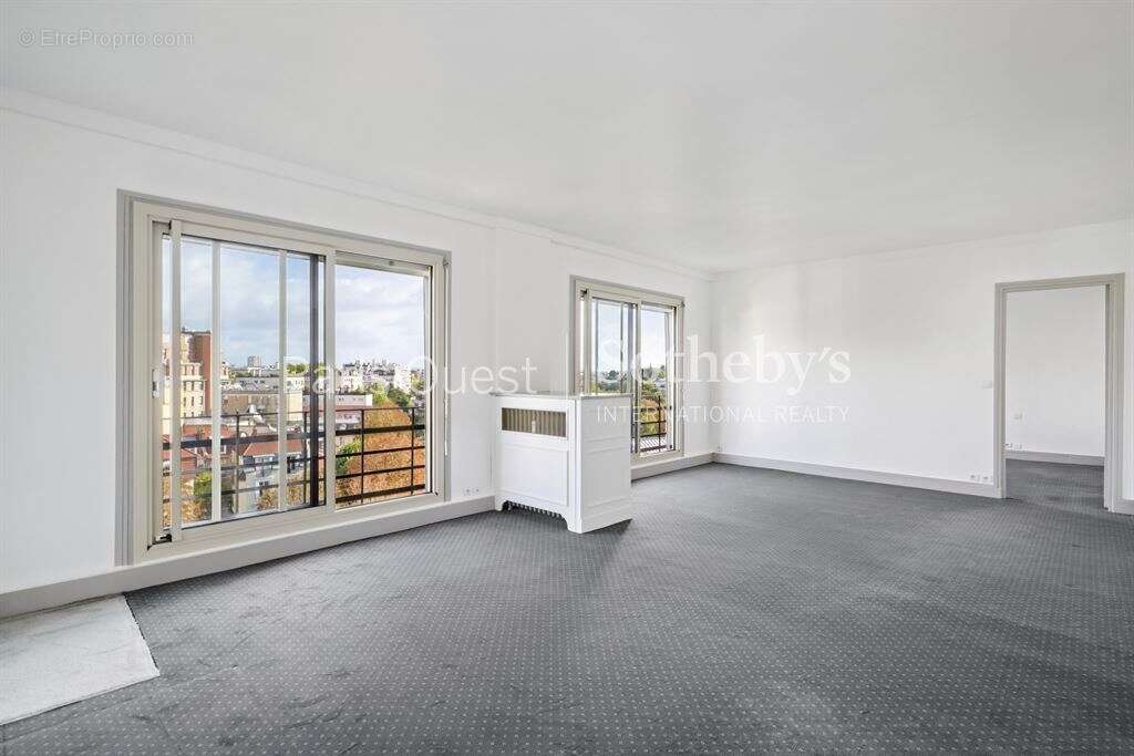 Appartement à NEUILLY-SUR-SEINE