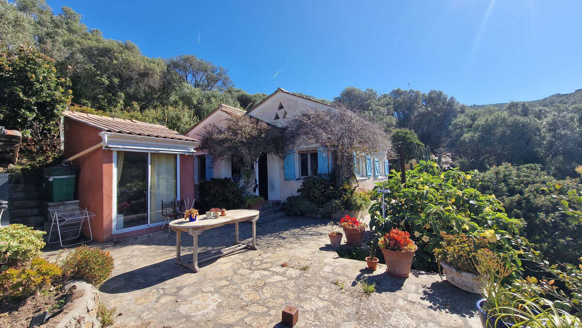 Maison à HYERES