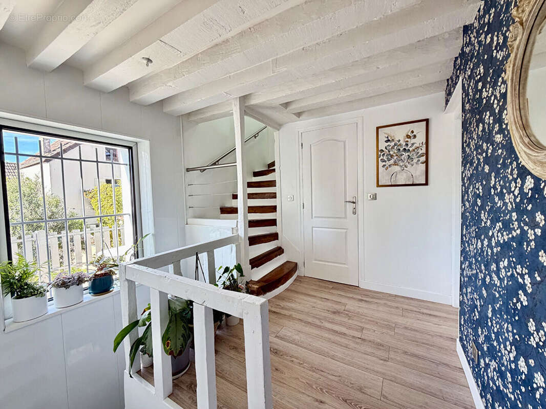 Maison à QUINCY-VOISINS