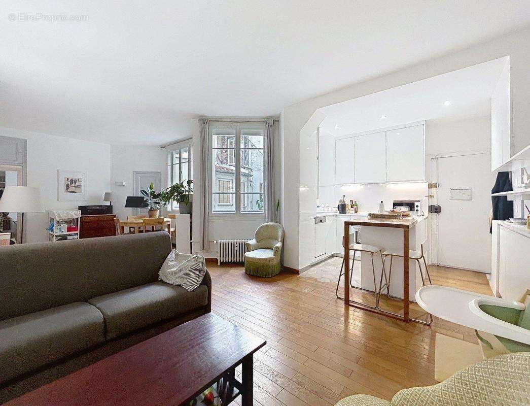 Appartement à PARIS-15E