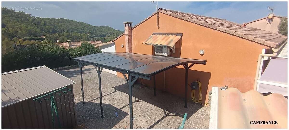 LE VAL (83) Maison de plain-pied rénovée avec photovoltaïque, terrain plat et garage - photo 17
