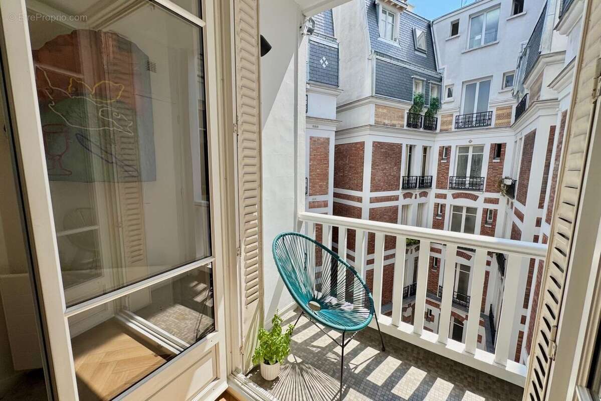 Appartement à PARIS-8E