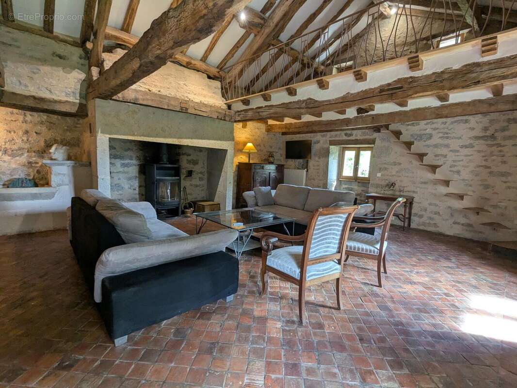 Maison 215 m² à Saint-Projet  - photo 3