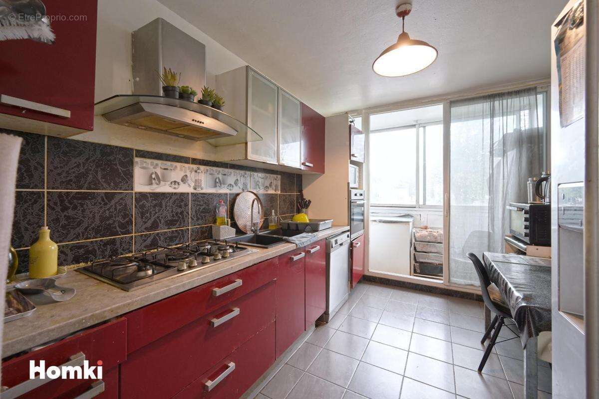 Appartement T4 de 88 m2 à Échirolles 38130, Place Beaumarchais - photo 3
