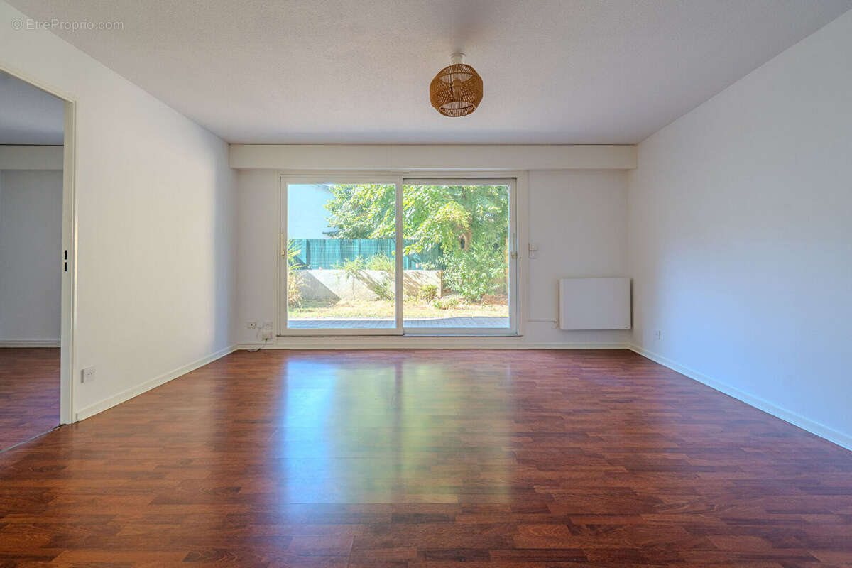 Bordeaux Fondaudège - Appartement T3 de 69 m² avec jardin de 60 m² et parking - photo 2