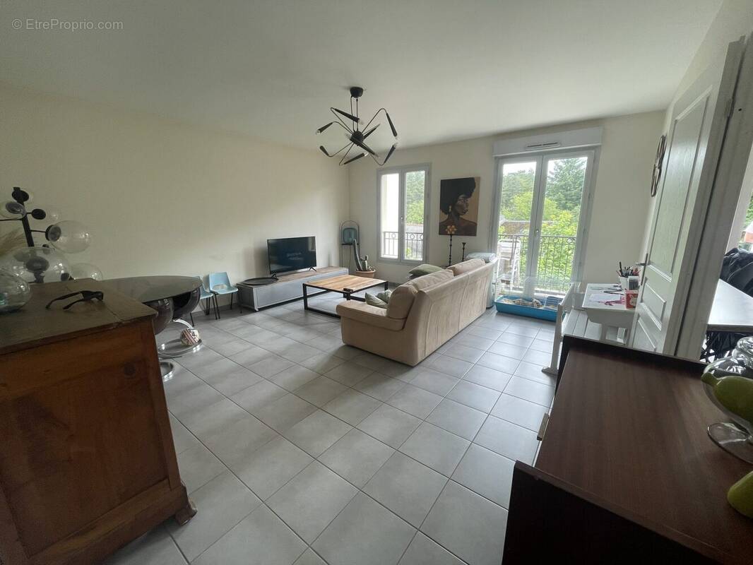 Appartement à SAINT-JEAN-DE-BRAYE