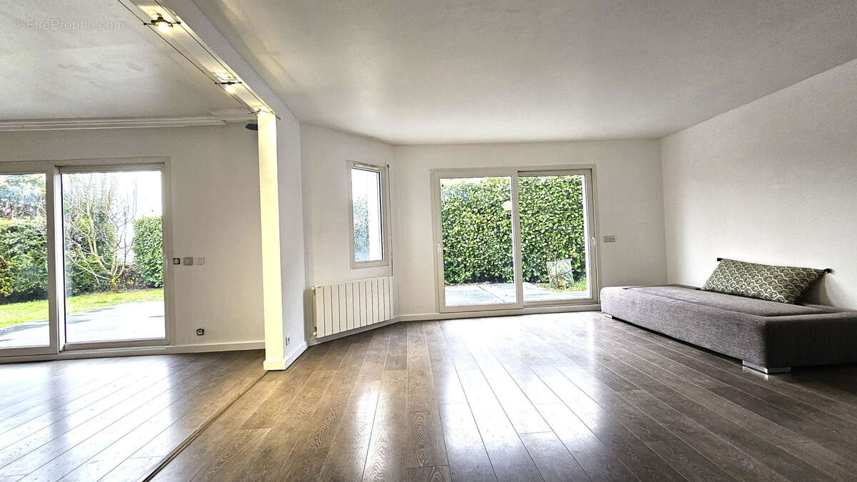 Maison à PREVESSIN-MOENS