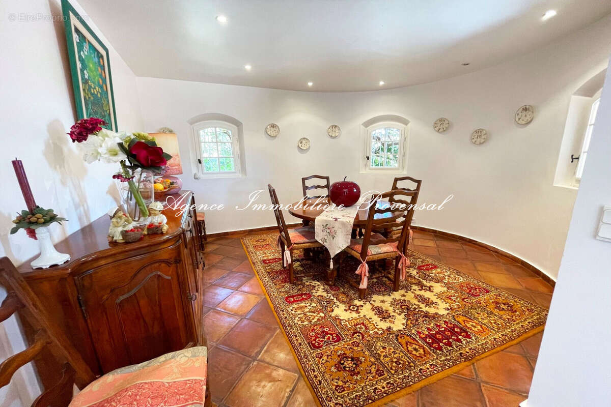 Maison 370 m² à Sainte-Maxime  - photo 8