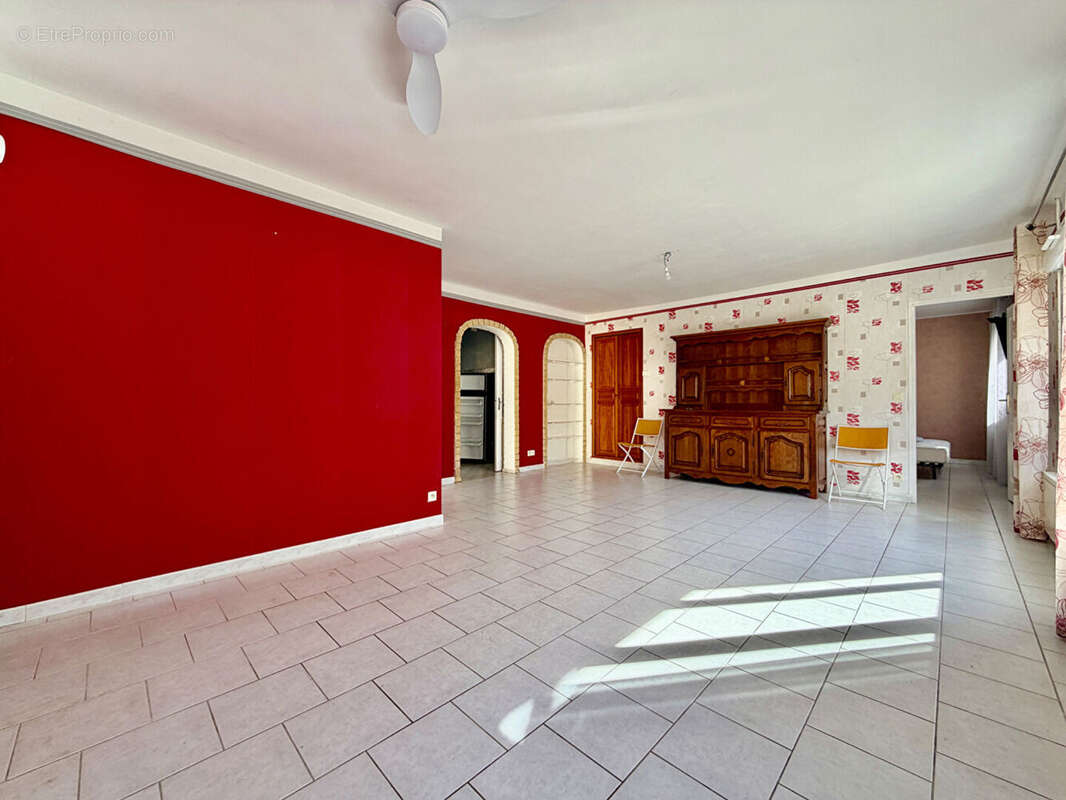 Maison à BAGNOLS-SUR-CEZE