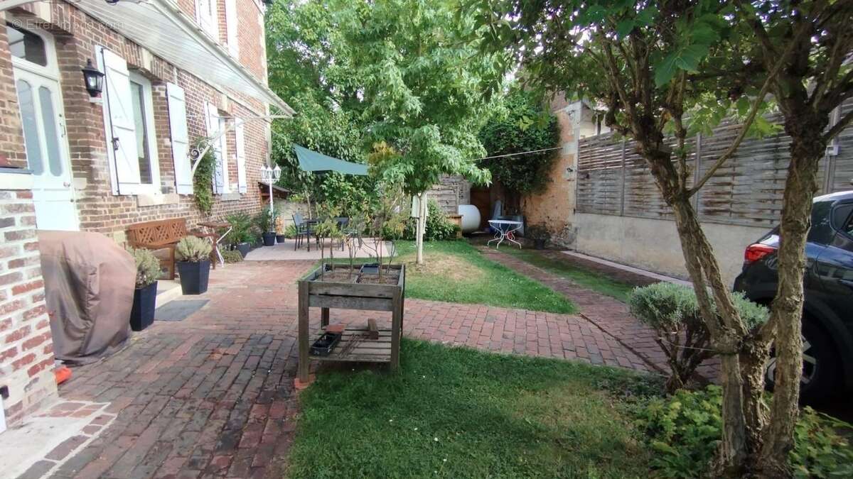 Maison à PUISEUX-LE-HAUBERGER