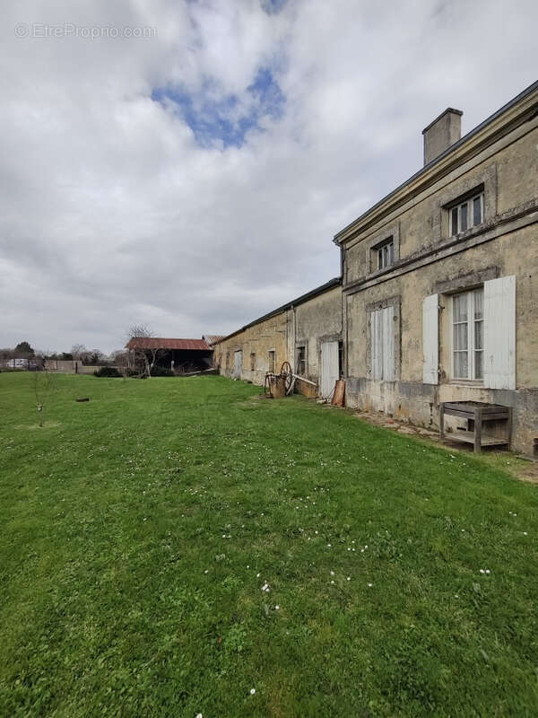 Maison à NANTILLE
