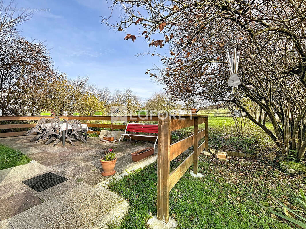 Maison à MAXEY-SUR-MEUSE