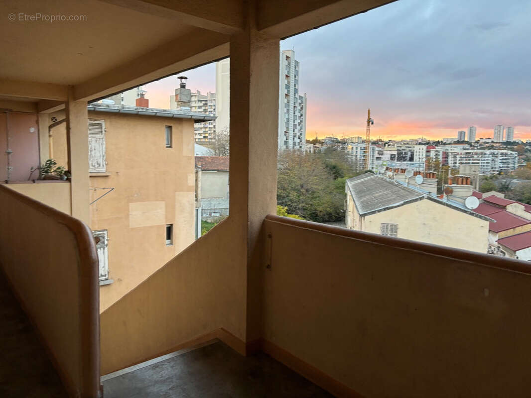Appartement à MARSEILLE-15E