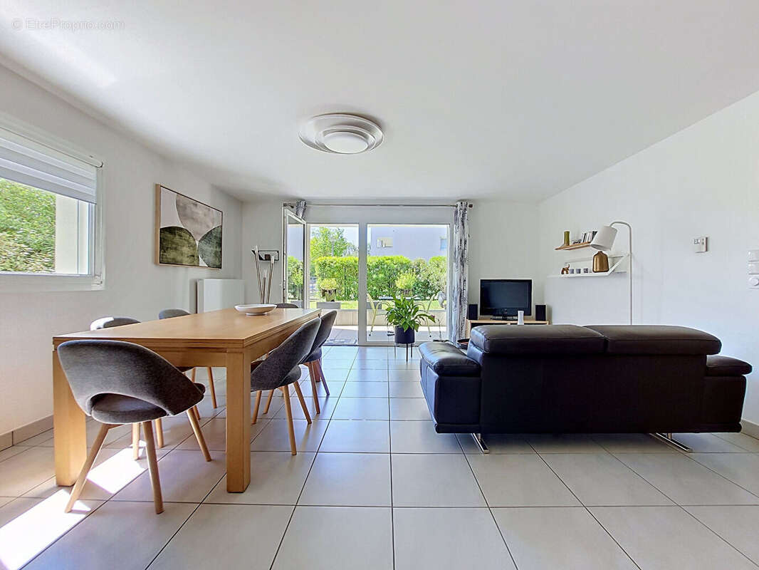 Appartement à POISY