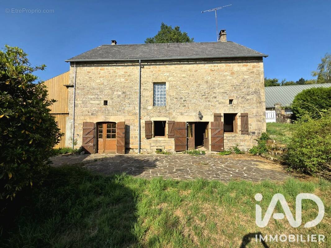 Photo 1 - Maison à PEYRELEVADE