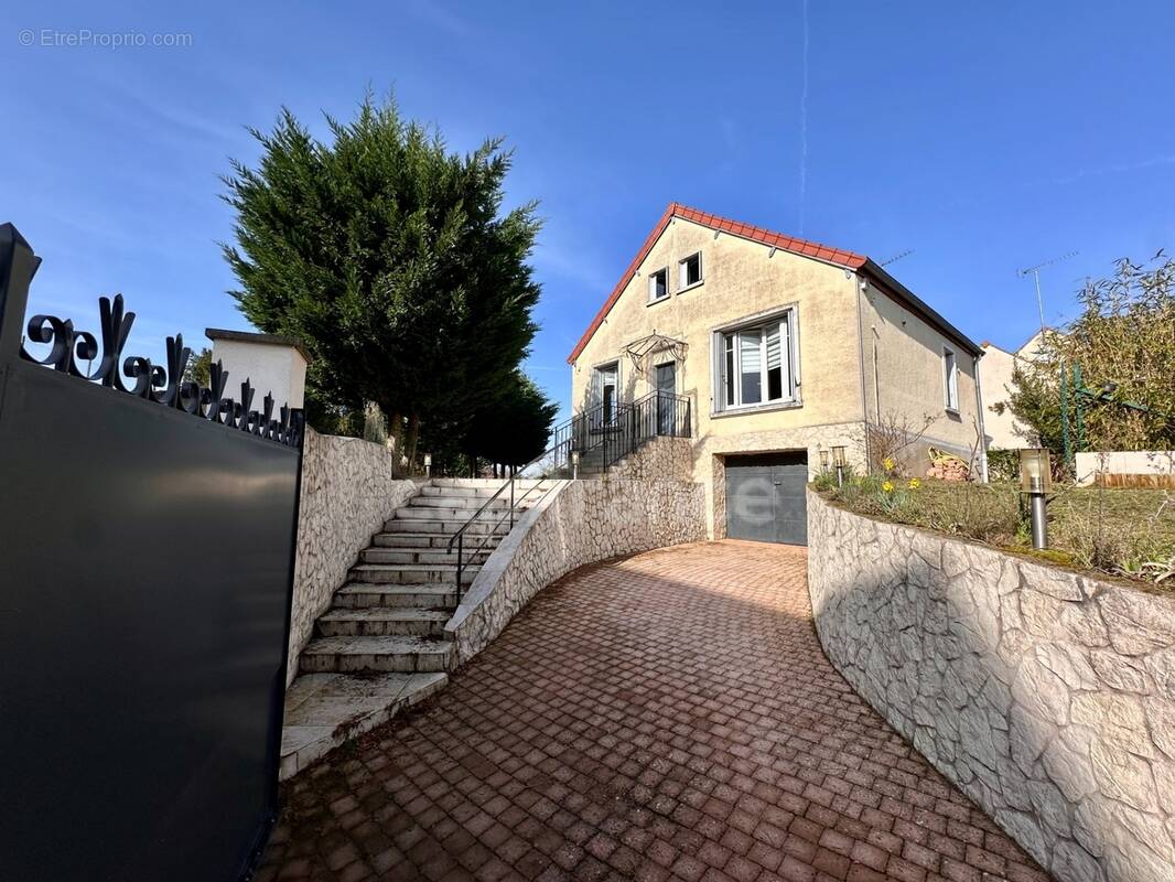 Maison à FEUCHEROLLES