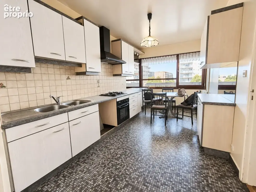 Appartement 7 pièces 133 m² à vendre à Saint-Etienne (42100) - photo 3
