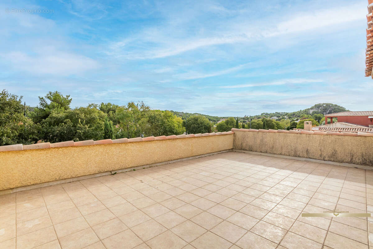 Maison à ENSUES-LA-REDONNE