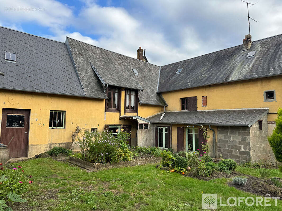 Maison à SAINT-EVROULT-NOTRE-DAME-DU-BOIS