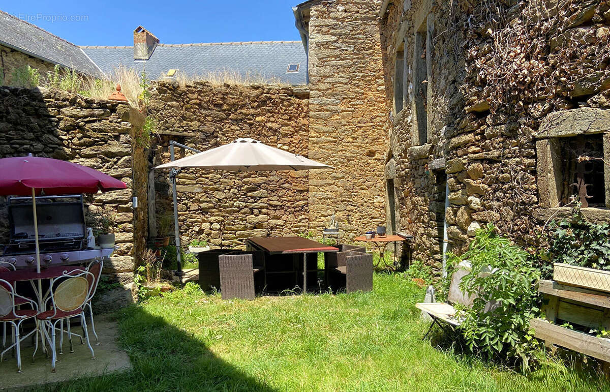 Maison rénovée avec jardin et dépendance  5 chambres possibles  Proche commodités - photo 18
