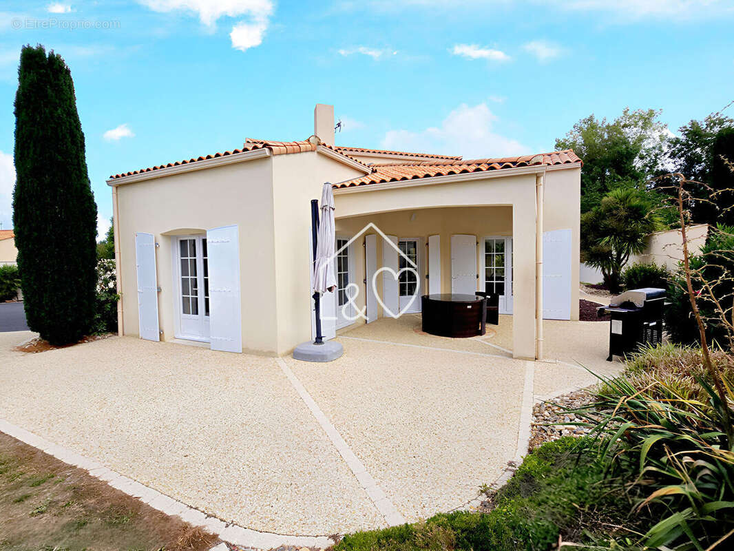 Maison à SAINT-MARTIN-DES-NOYERS