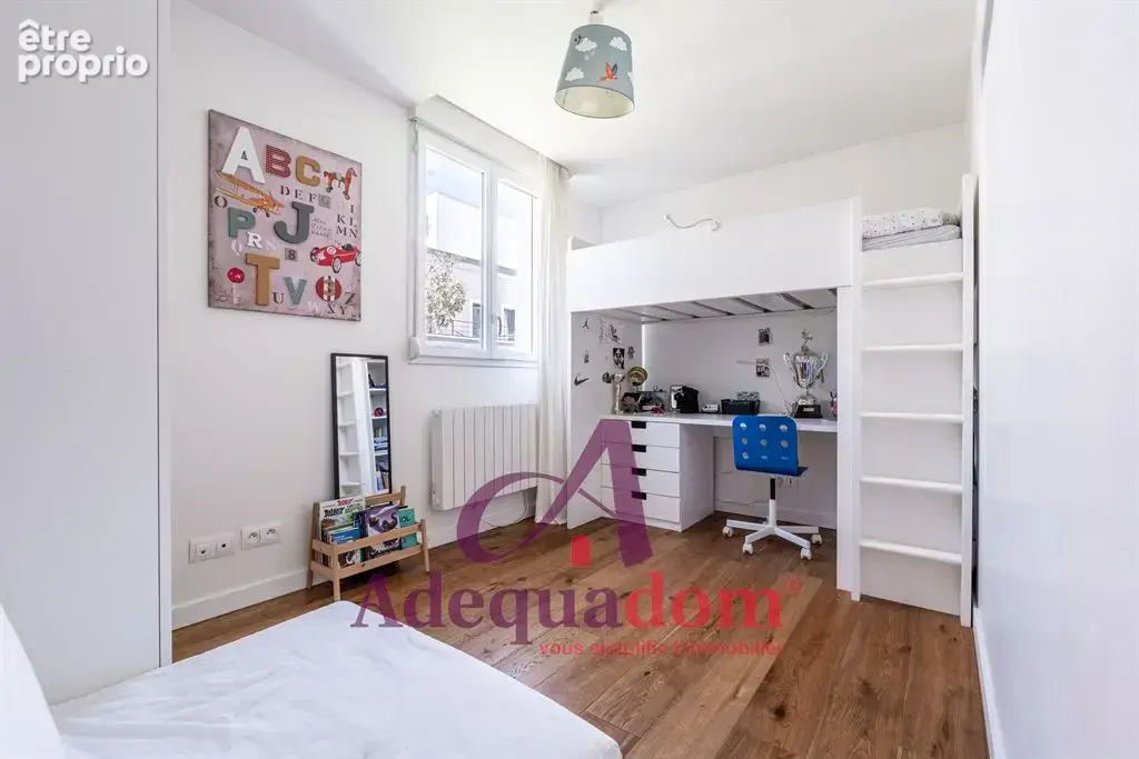 Maison familiale avec jardin et stationnement - photo 9