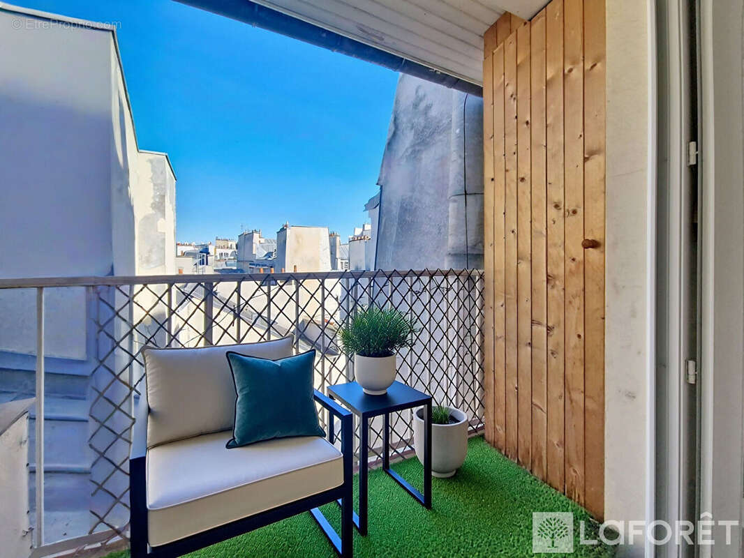 Appartement à PARIS-1E