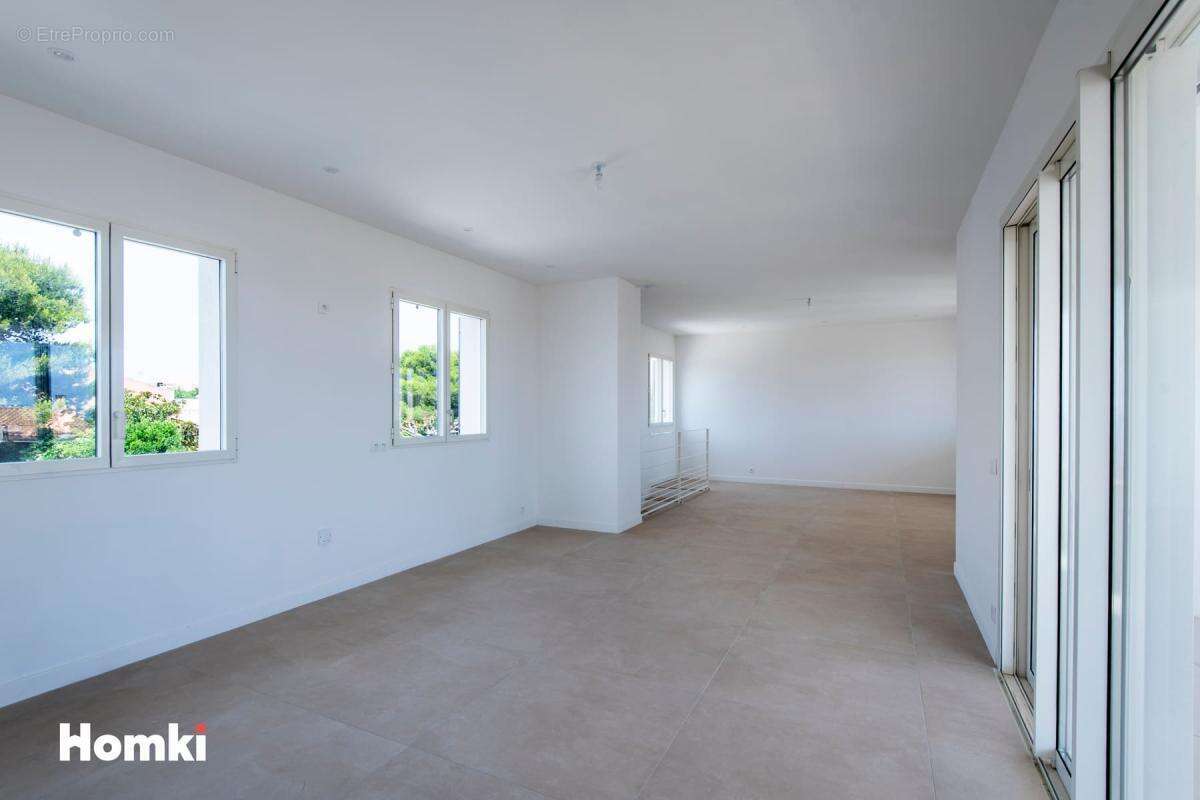 CARRO – Vue mer exceptionnelle pour cette maison haut de gamme de 99 m2 - photo 6