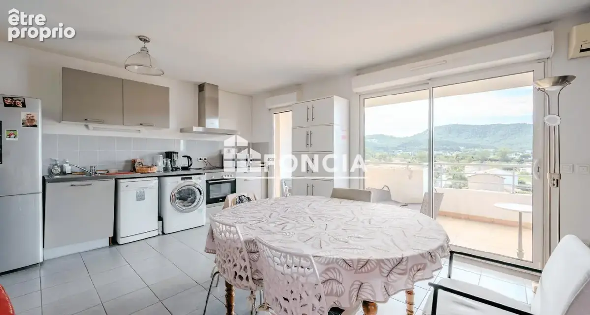 Hyeres ouest - appartement t4 avec terrasse sud dégagée et garage - photo 6