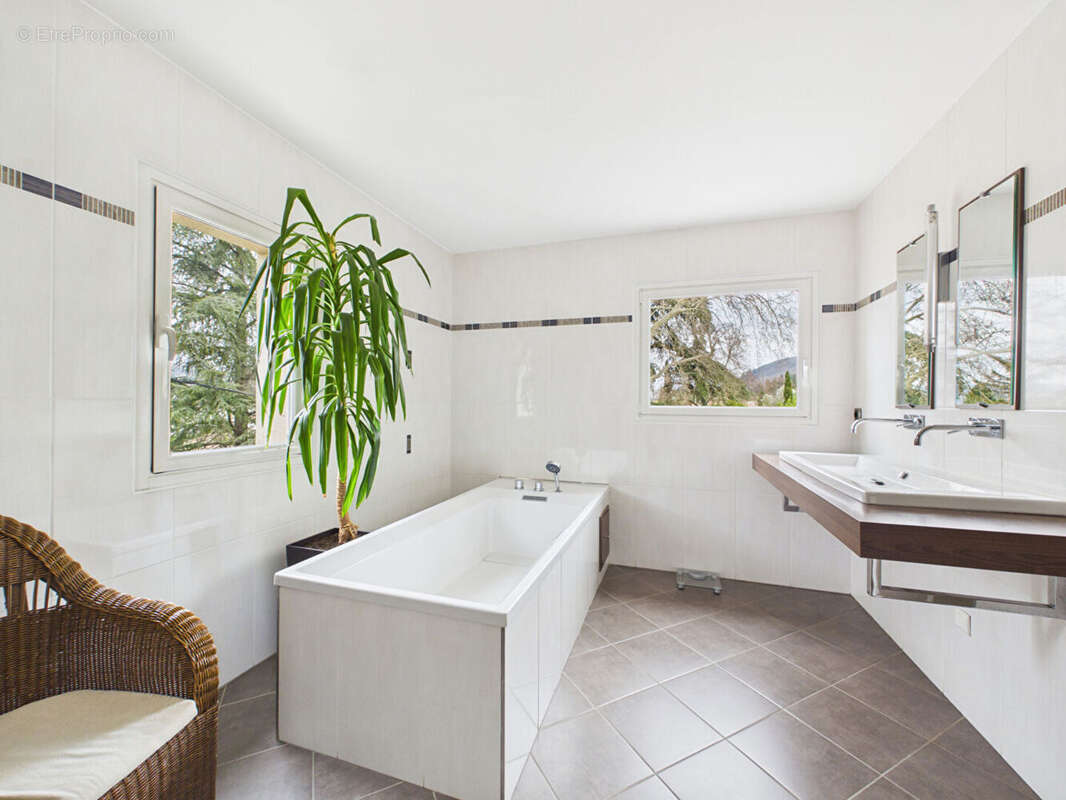 Maison à TOURNON-SUR-RHONE