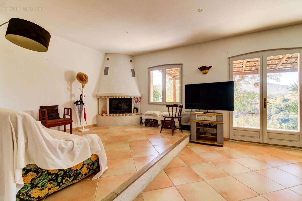 Maison à SAINT-MARTIN-DU-VAR