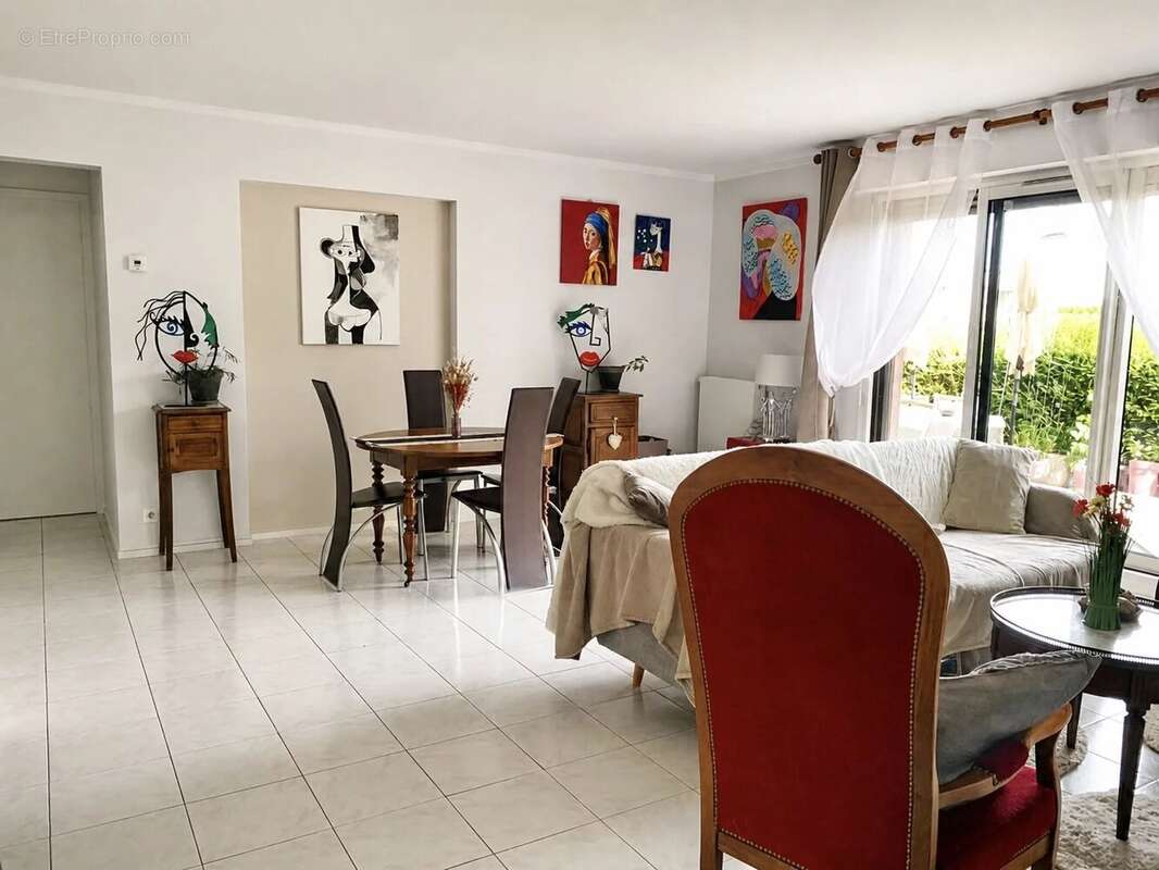 Appartement à MONTIGNY-LE-BRETONNEUX