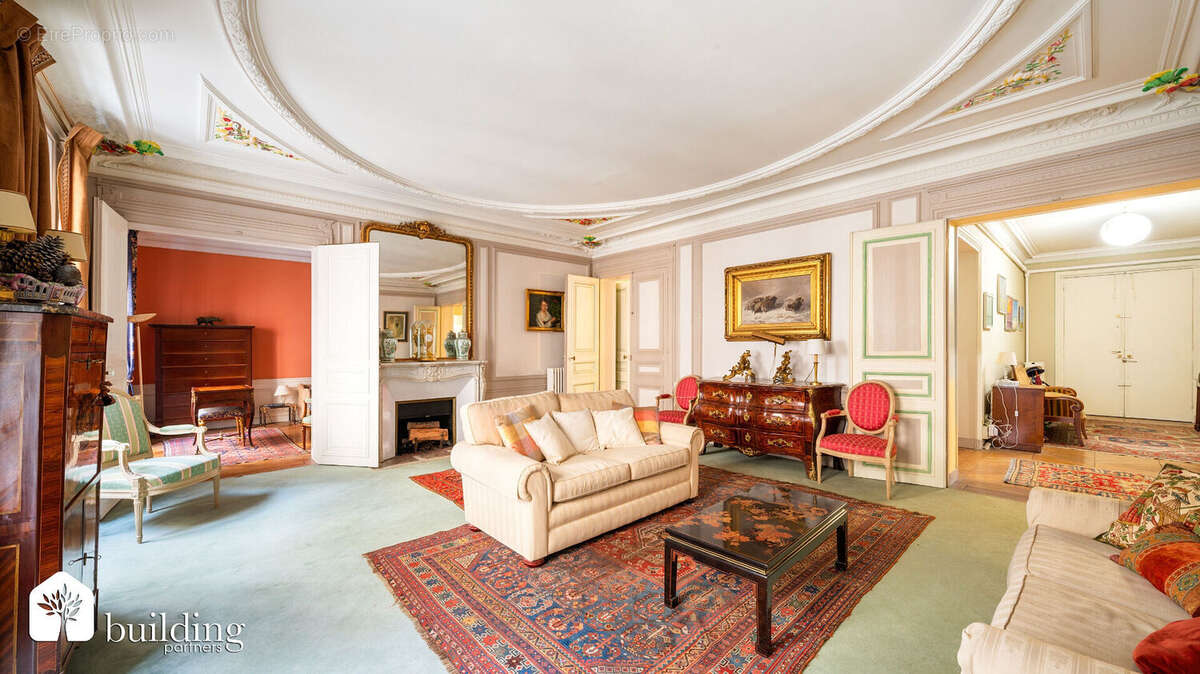 Appartement à PARIS-8E