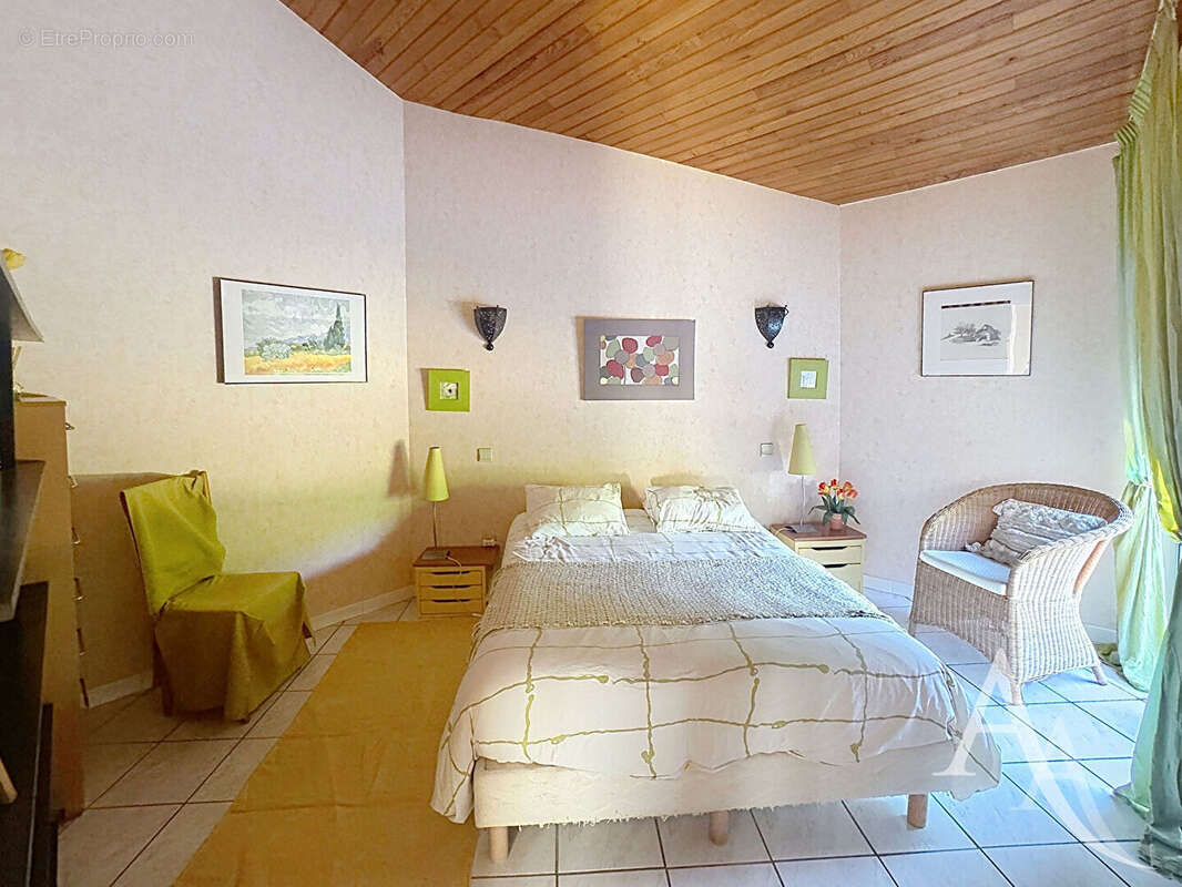 Maison d'architecte Saint Hilaire 5 pièce(s) 170 m2 avec garage et piscine - photo 5