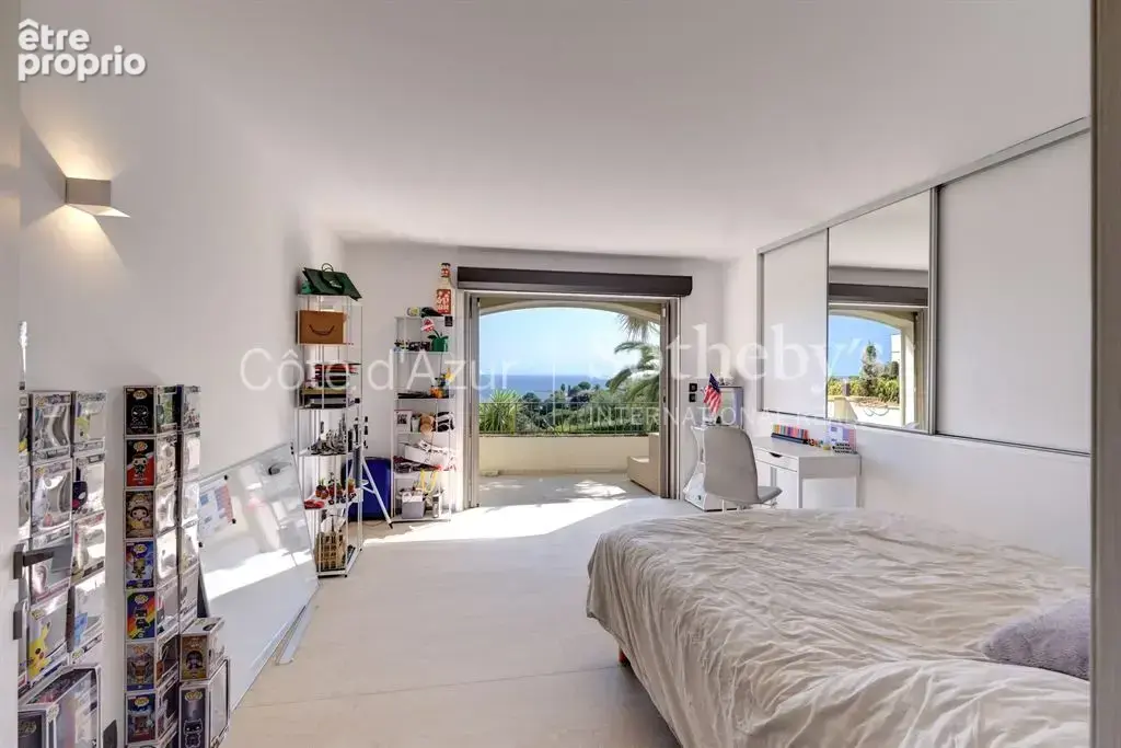 Super Cannes, villa provençale rénovée avec piscine et vue panoramique sur la Méditerranée - photo 16