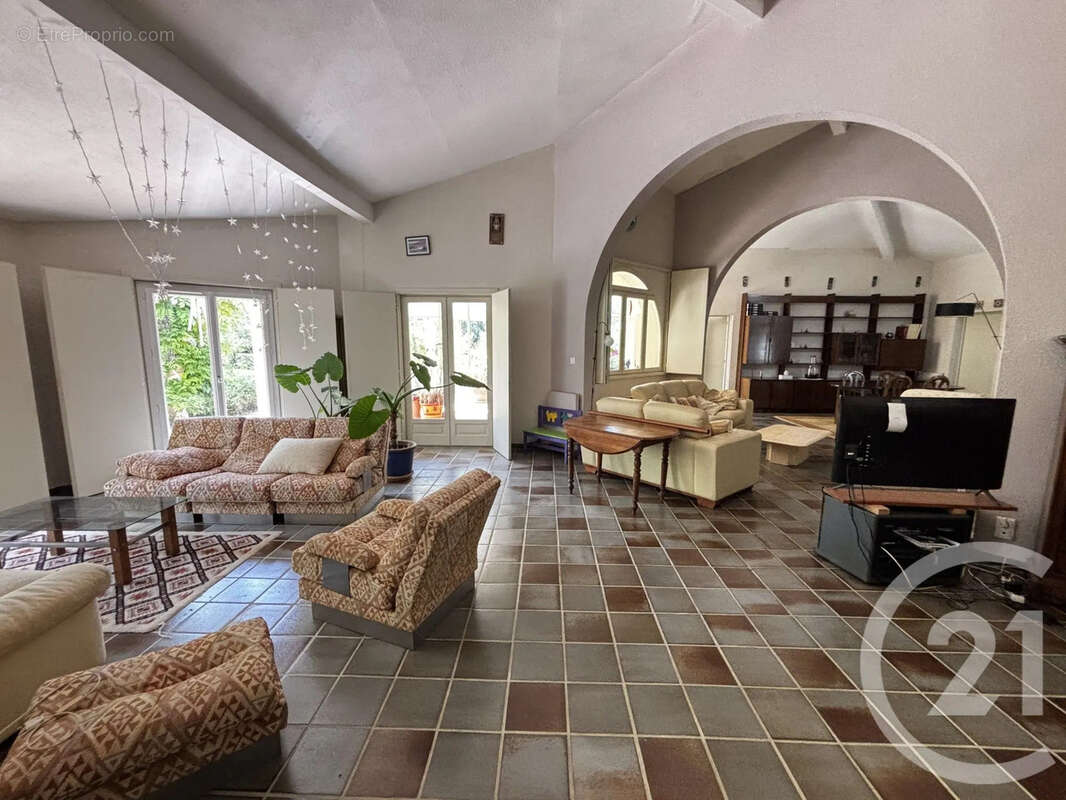 Maison 170 m² à Vigoulet-Auzil  - photo 6