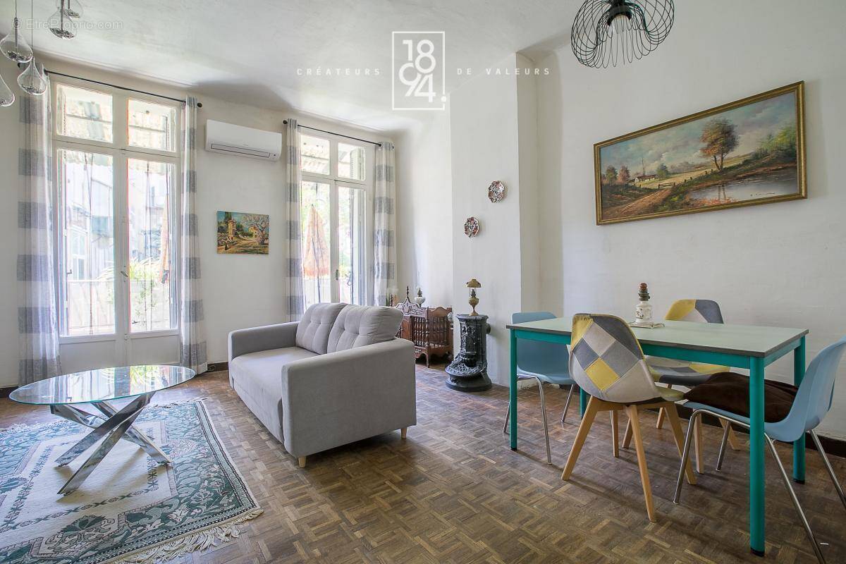 Appartement à MARSEILLE-1E