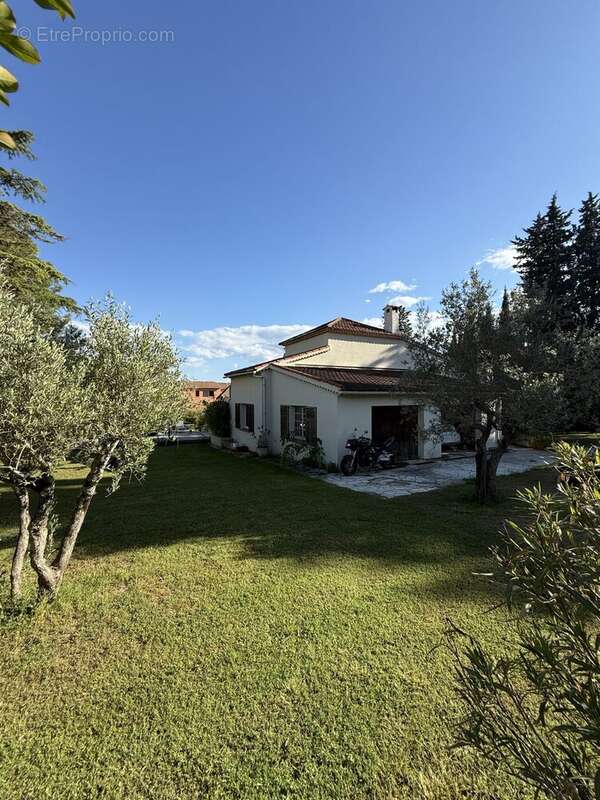 Maison à VILLECROZE