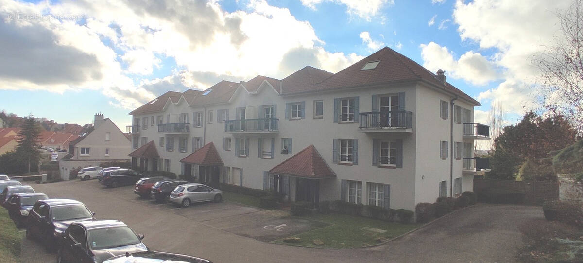 Parking à SAINT-MARTIN-BOULOGNE
